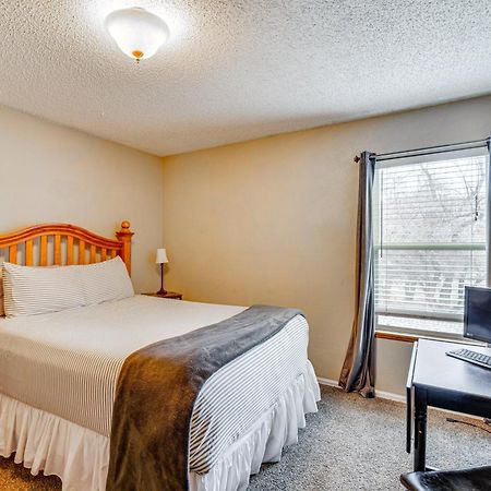 Appartamento Manitou Springs Escape With Aandc And Private Deck! Esterno foto