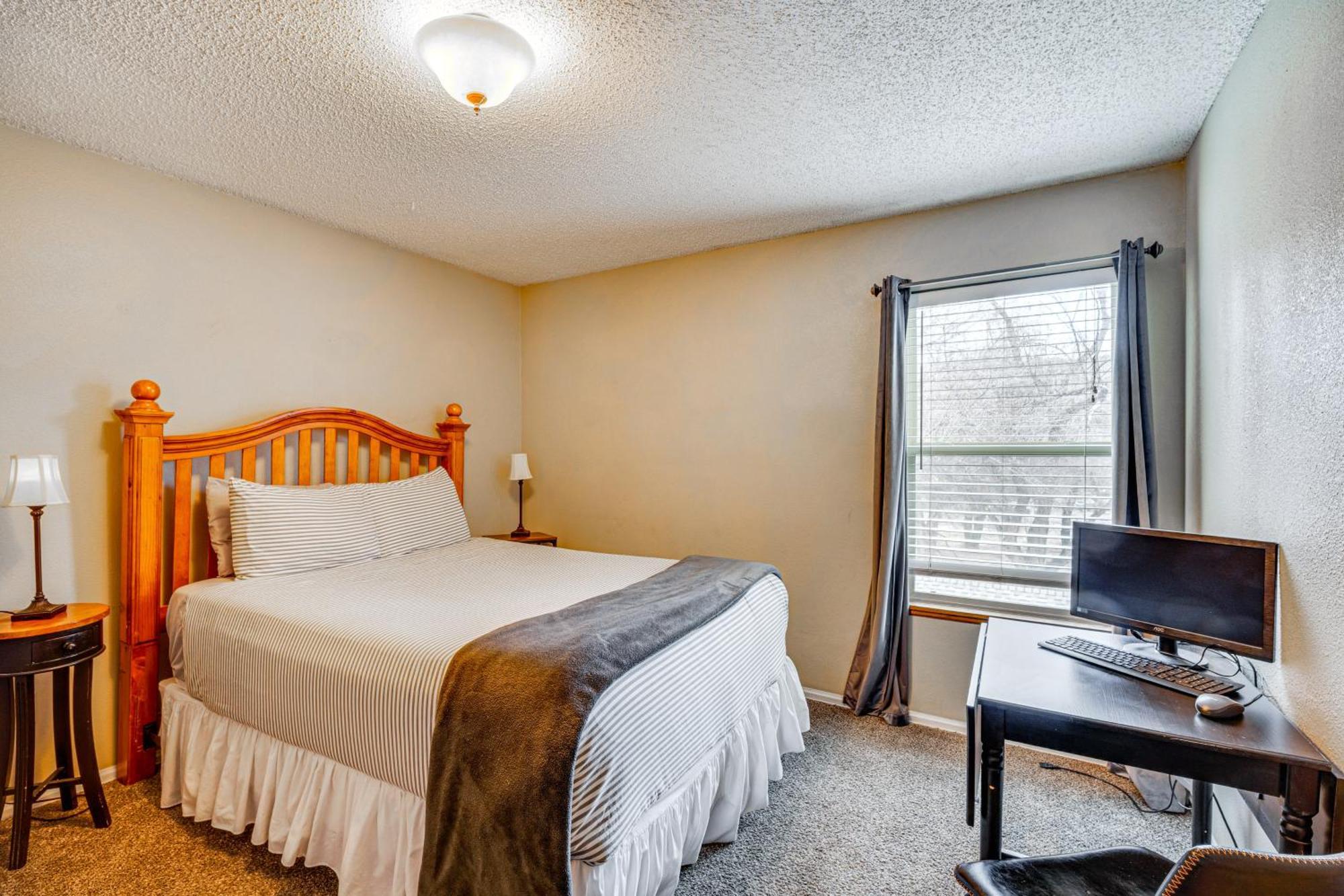 Appartamento Manitou Springs Escape With Aandc And Private Deck! Esterno foto